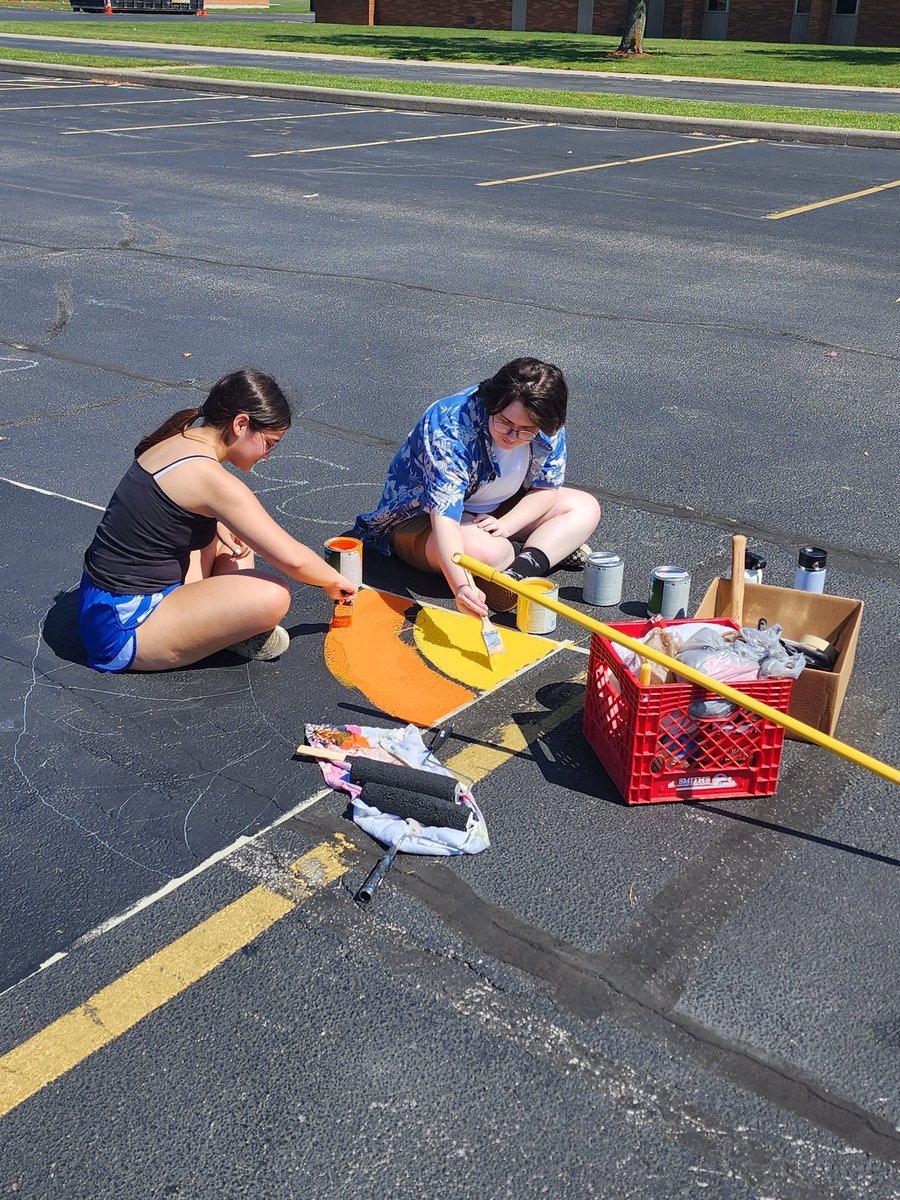 EHSEaglesInfo's tweet photo. Painting has begun! https://t.co/73XOBOMyCJ
