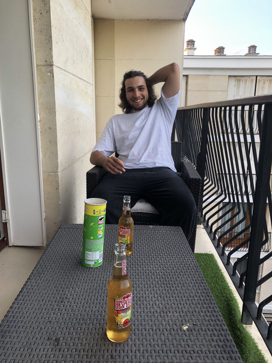 J’ai emménagé avec ce bg <a href="/Nagi_0w/">Nagi</a>