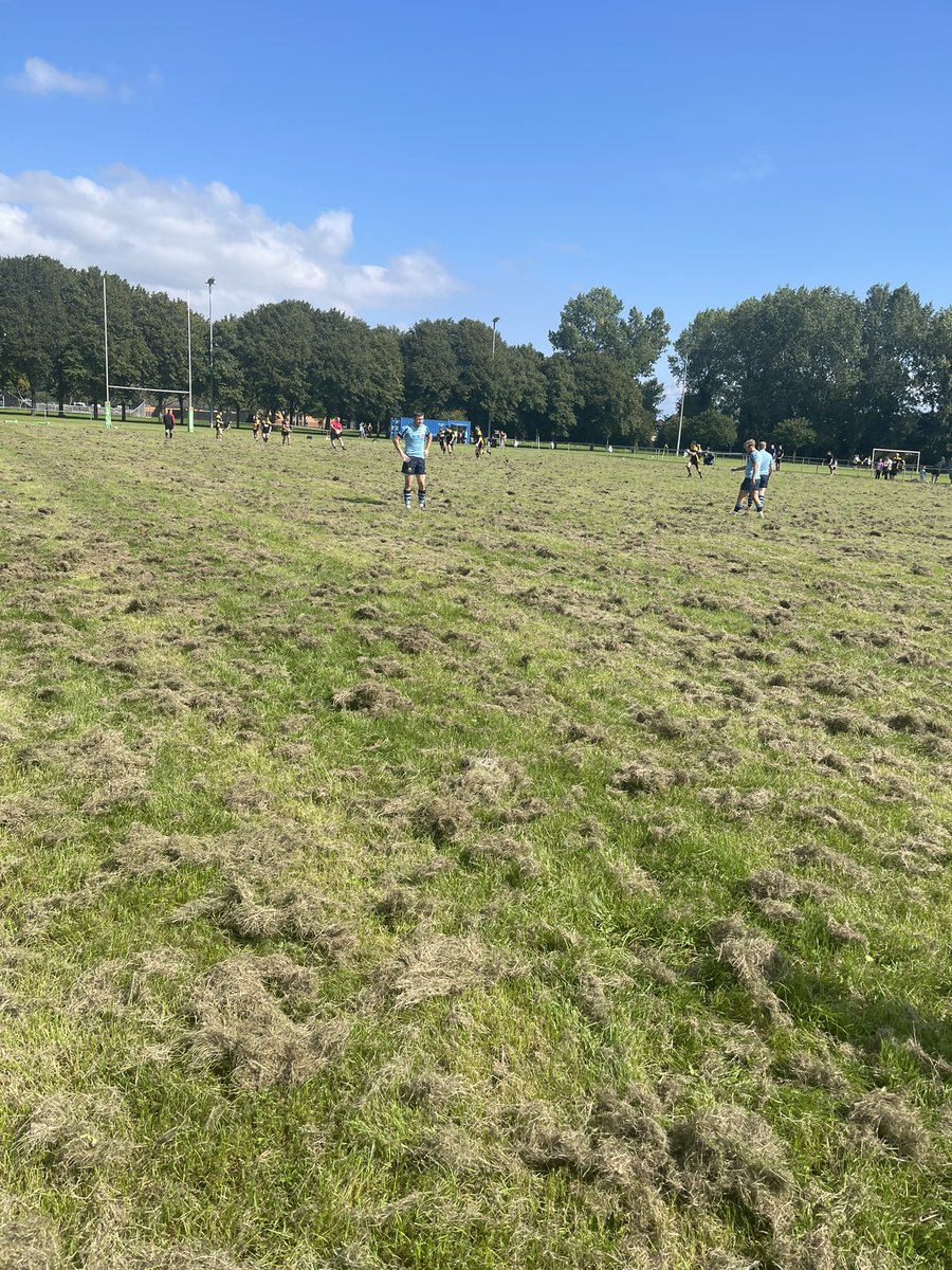 What the heck was this pitch today 🤯😭

#TremorfaPark #grassrootsrugby