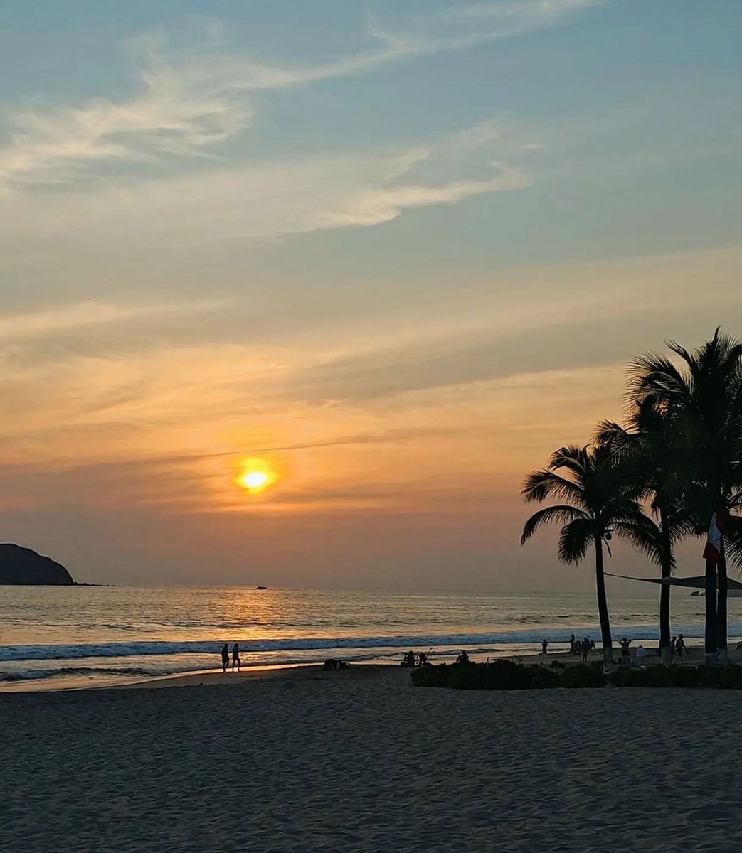 VisitIZ's tweet photo. Ponle una pizca de aventura a tu verano y tendrás un puño de momentos inolvidables de #IxtapaZihuatanejo
📸 blog_de_viaje
#thisIZit #VisitIZ #Zihuatanejo #PuebloMágico #AtardeceresMágicos #SunsetWeekend #OceanAdventures #HappyVibes https://t.co/PS7K9pjsZl