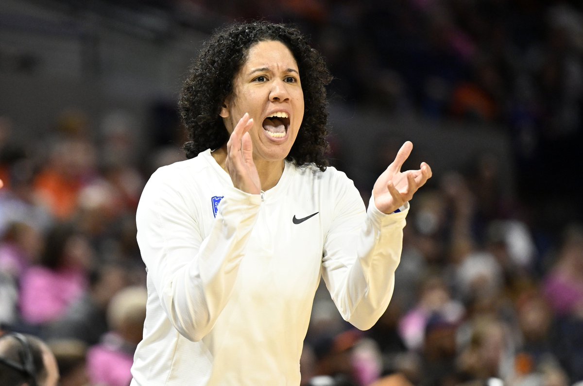 goldmedalmind's tweet photo. "It never gets easier. Make yourself someone who handles hard well!"
―Kara Lawson #TheLeadersMind 🏆

📚 https://t.co/hOj9MhdAI3 https://t.co/lWpmkrMCCk