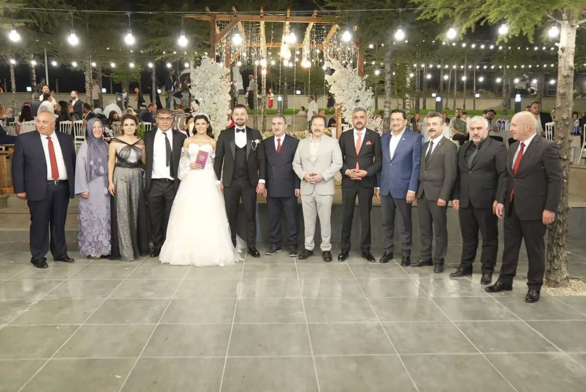 AlpDoganMHP's tweet photo. "Türk'ün töresini yaşatmaya devam ediyoruz."

Hacıfazlıoğlu ve Işık ailelerinin düğünlerine katılım sağladık.

Serel ve Enef çiftimize bir ömür boyu mutluluklar diliyoruz. https://t.co/ec7YvQwKtA