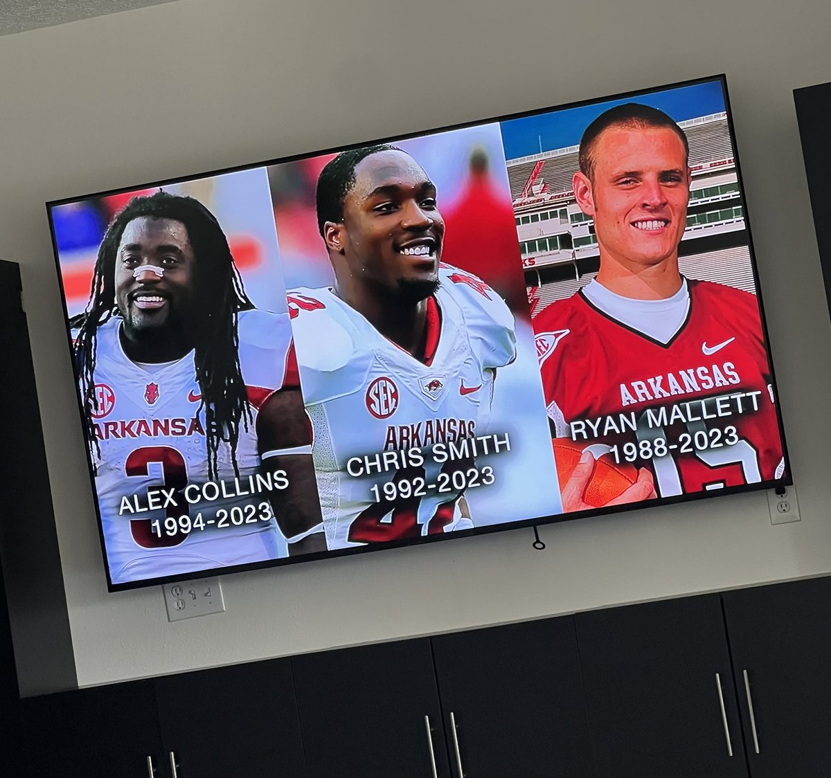 ClintStoerner's tweet photo. Hug ya people!! 🙏🏽👆🏽🐗 https://t.co/yxAPrVTZ98