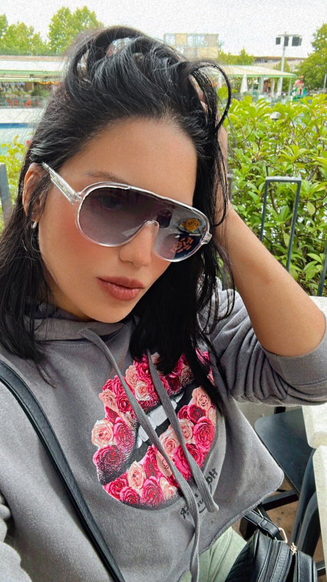 EzmarlyModa's tweet photo. Disfrutar la llegada de las brisas otoรฑales, el vuelo de las hojas y el manto que tras de sรญ dejan! ๐ ๐
#fallgirl #Autumn https://t.co/aEqWZD0D83