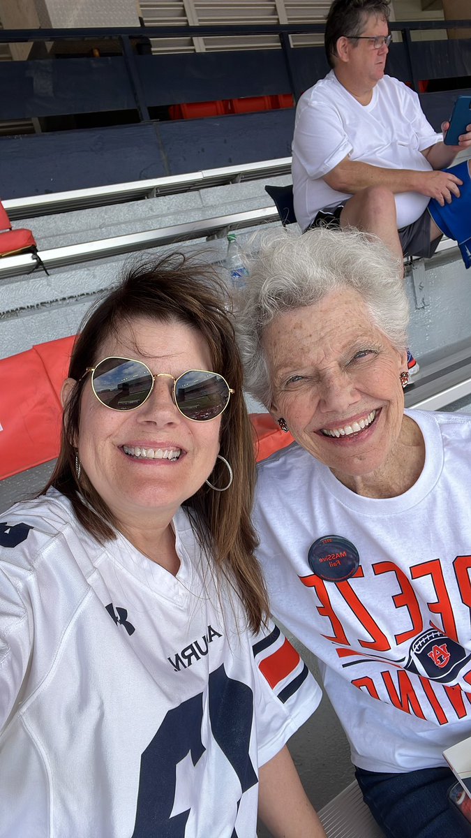 AU1986JJones's tweet photo. Getting ready for a real Freeze Warning!  #WarEagle https://t.co/uIZn5NMqiR