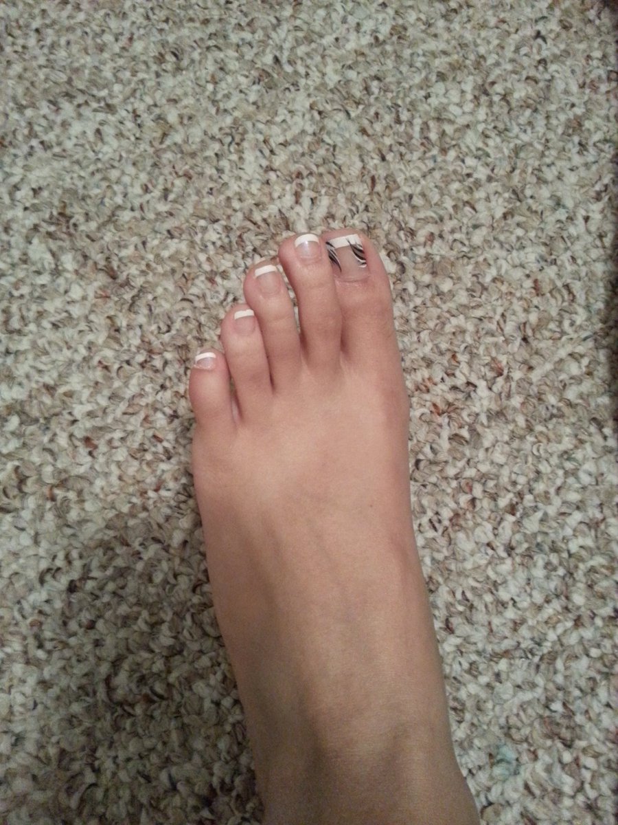 Pt. 2 High School Crush. #Redbone #prettyfeet #ebonyfeet #milf