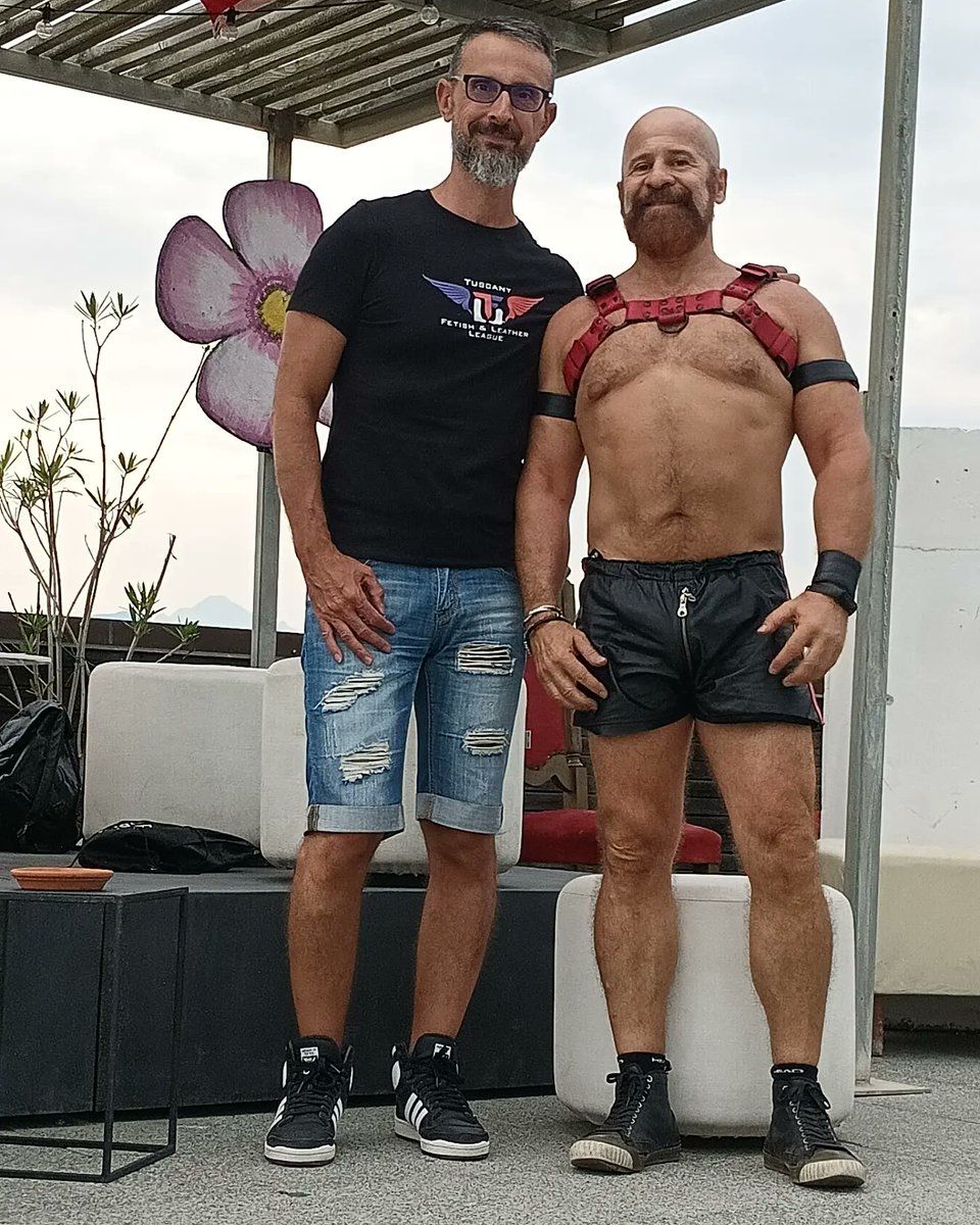 LeatherCode's tweet photo. My buddy and I :)
TFLL Summer Fetish Weekend
@ Fetish days
#TFLL
#leather #fetish #kinky
#social #community #mrleatheritaly #mrfetishitaly #ifoty https://t.co/jLQpmLYa1e