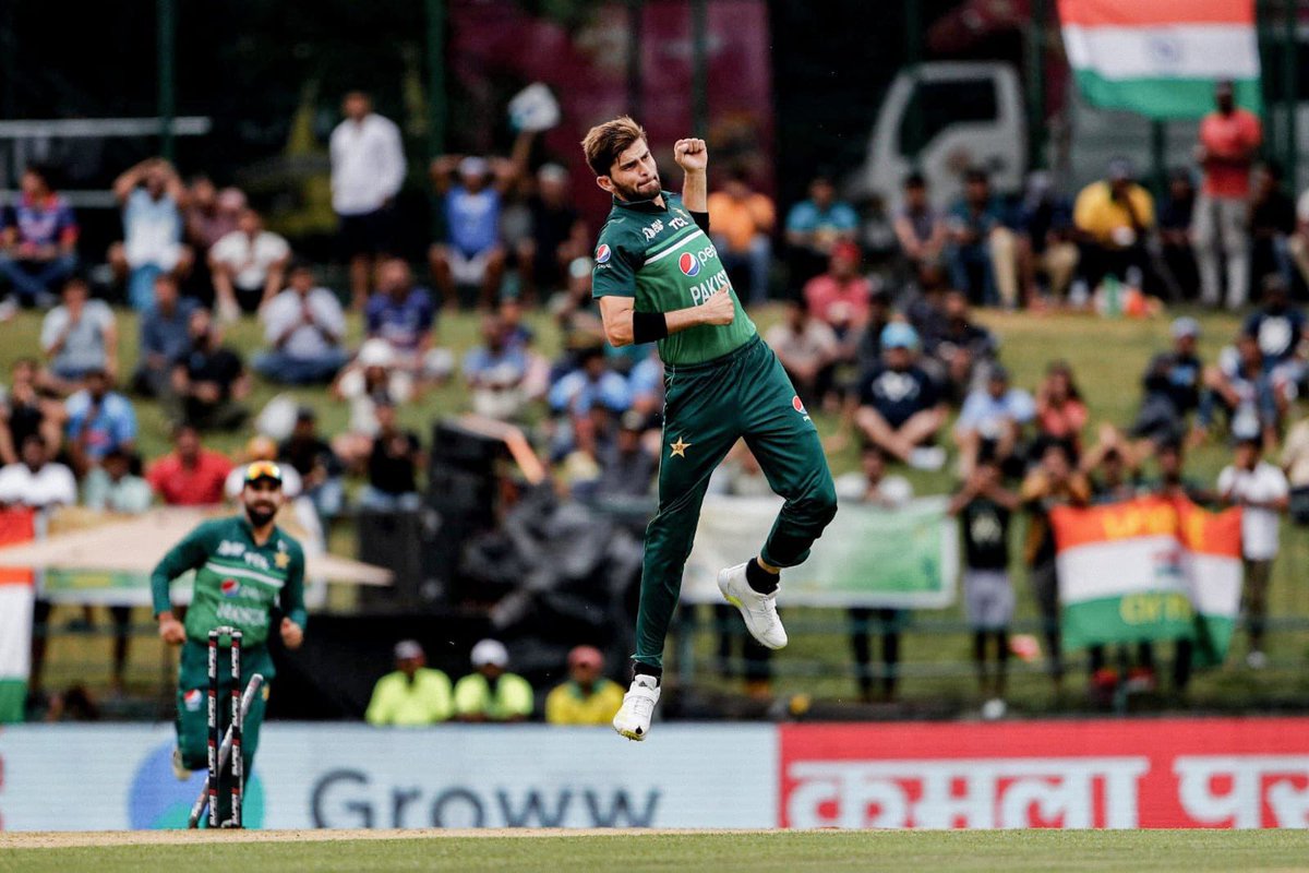 ImamUlHaq12's tweet photo. Brilliant display of bowling by our pacers today specially @iShaheenAfridi 🔥 

Kandy crowd was buzzing, off to Lahore now! ✈️🇵🇰
#PAKvIND #AsiaCup2023 https://t.co/P2ICGoHdAB