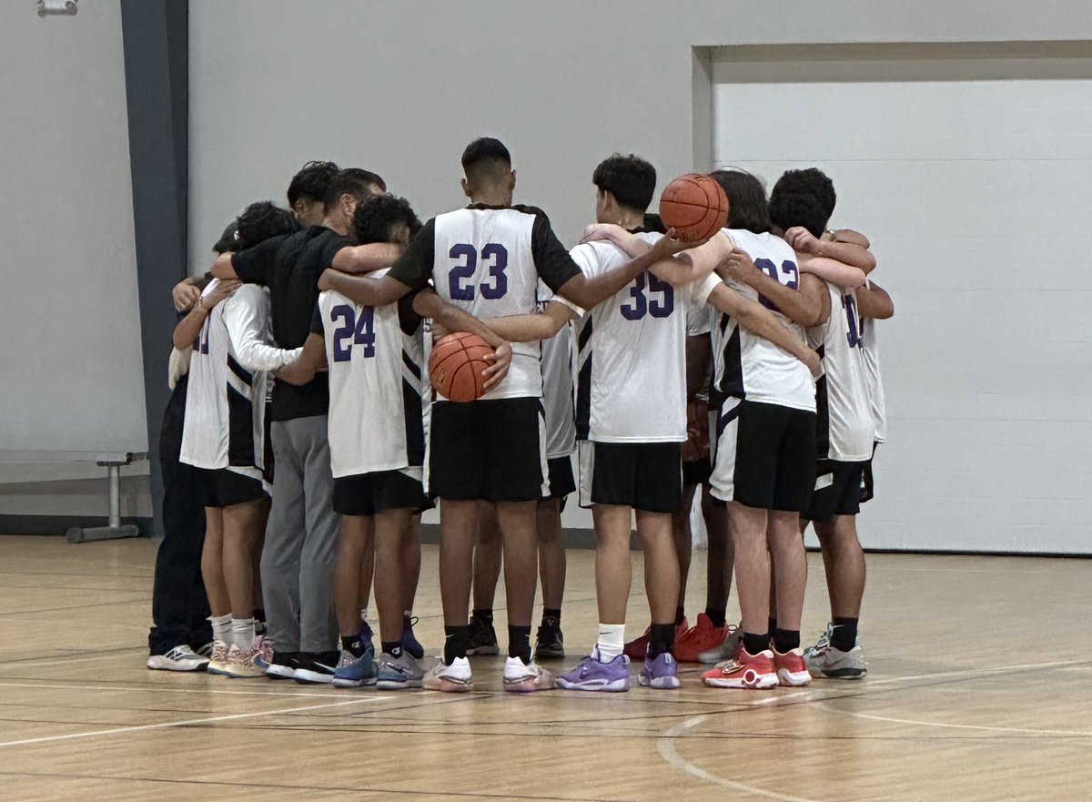 RattlerMBB's tweet photo. The Varsity & JV participated in the Central Texas Shootout today! The Varsity went 2-0 & the JV went 0-2 but showed great teamwork & toughness!
Thank you to @Justin10Moore @DeShaunHartley @abe1t2evino & his brother AJ for coaching the guys! #ChampionshipStandards🐍🏀 https://t.co/3mh5mI186x