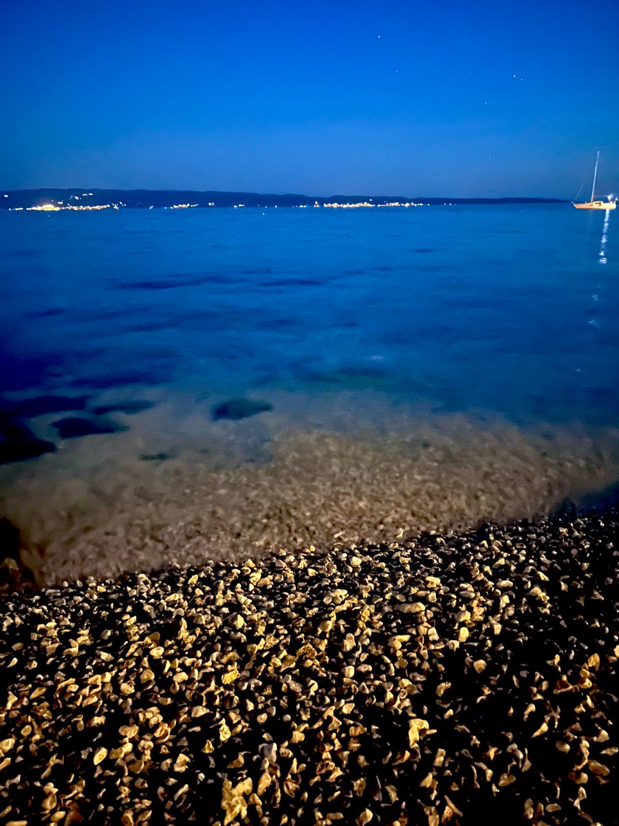 Samo more sve je znalo…