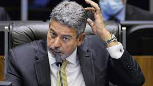 kjulimata's tweet photo. Lira diz que congresso não vai aprovar taxação de bilionários
Pres. da Câmara diz que está disposto a colaborar com a aprovação de medidas para equilibrar contas, mas não aceita taxar ricos.
Ou o povo aprende a votar ou sempre vamos ter pedras como este sujeito no meio do caminho https://t.co/U9JeRXk3RK