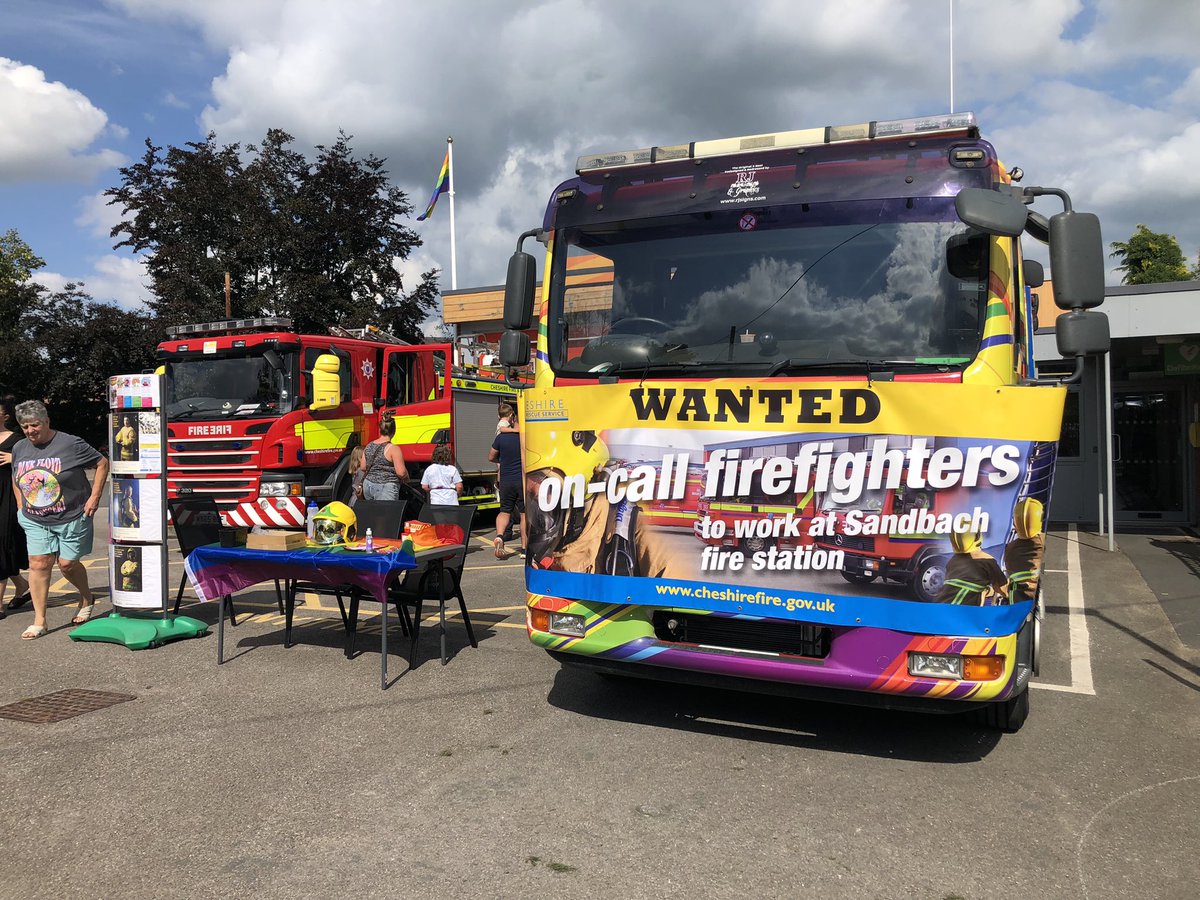 Fantastic day in the sun  @SandbachFS @CheshireFire for #SandbachPride - Great to meet with so many members of the community enjoying a visit to the Station & the wider event taking place in the Park 🏳️‍🌈