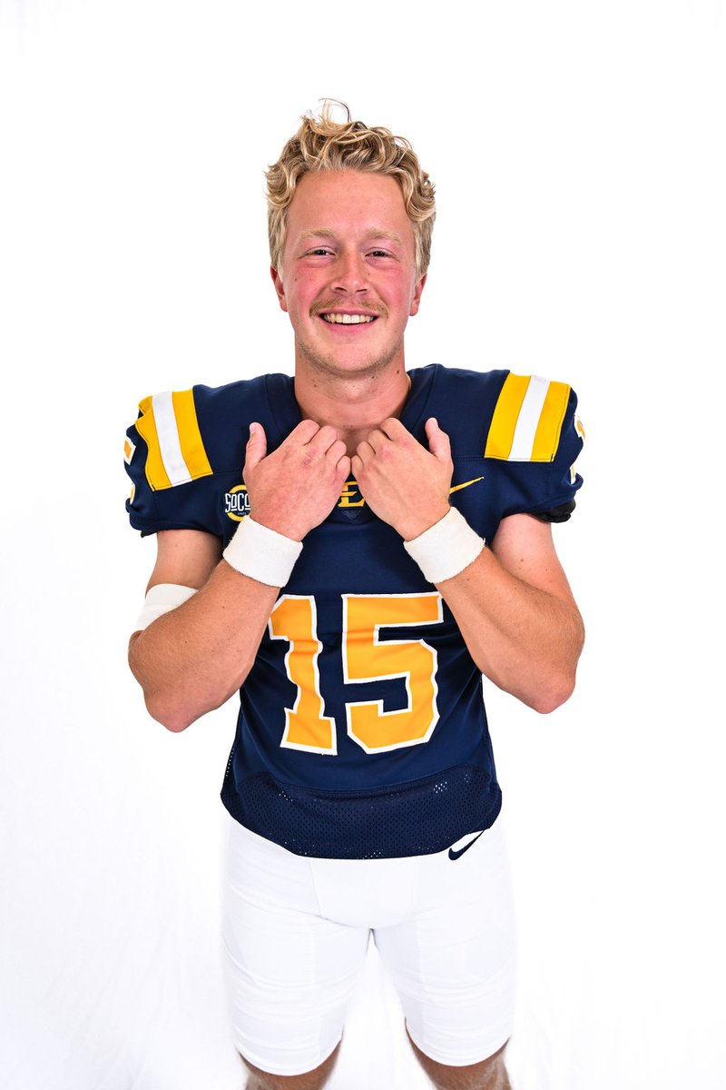 𝙏𝙝𝙚 𝘽𝙪𝙘𝙨 𝙎𝙩𝙧𝙞𝙠𝙚 𝙁𝙞𝙧𝙨𝙩

Ewan Johnson connects on his first collegiate field goal attempt -- a 27-yard make...

Bucs go 56 yards on seven plays highlighted by 38-yard catch by <a href="/xavierGaillard1/">XAV_GAILLO</a> 

ETSU 3, JSU 0 | 9:18 1Q

𝗕𝗲 𝗚𝗥𝗘𝗔𝗧 | #ETSUTough 🏴‍☠️