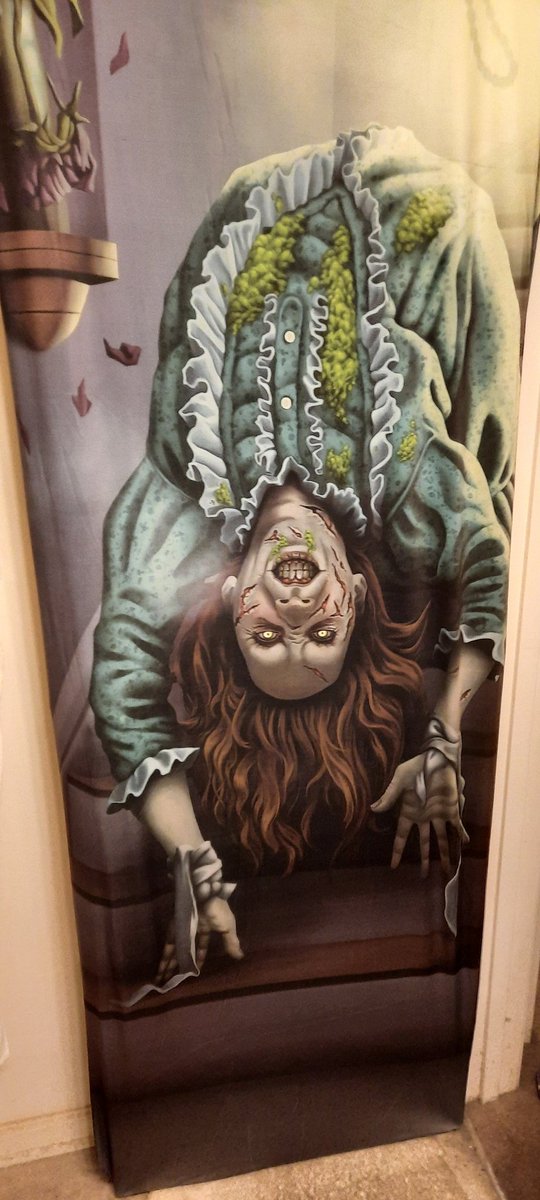 Regan__Exorcist's tweet photo. My ♥️ Regan 💕 from The Exorcist door cover https://t.co/rcRe81AyV7