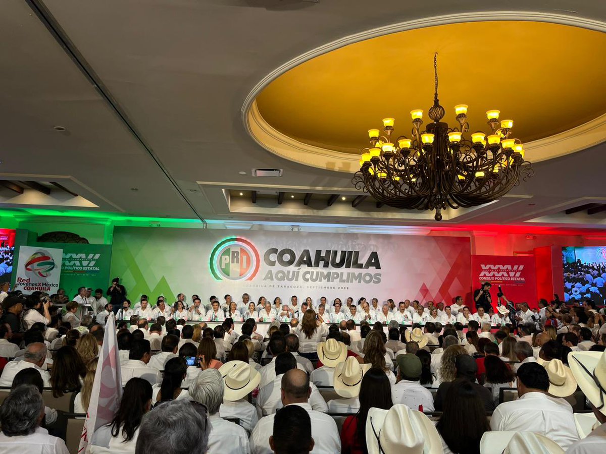 manolojim's tweet photo. En #Saltillo en la XXXVI Sesión Extraordinaria del Consejo Político Estatal del @PRICoahuila. #PaDelanteCoahuila #ManoloGobernador https://t.co/Uboo0QJvhr