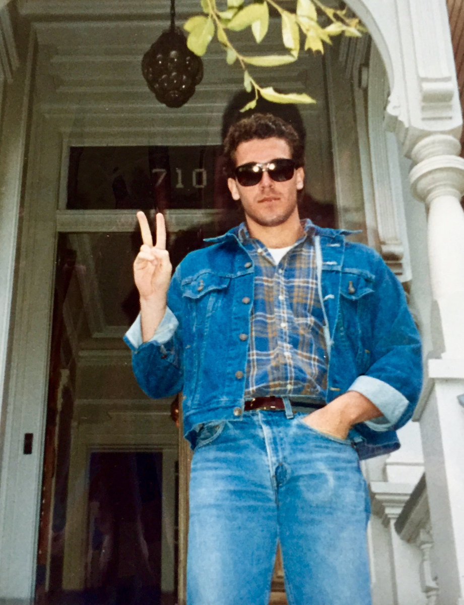 jkwa85's tweet photo. @jerrygarcia @GratefulDead 1986. The front door was wide open and we walked around the main level for a while. Simpler times. https://t.co/mfu9f5h5AC