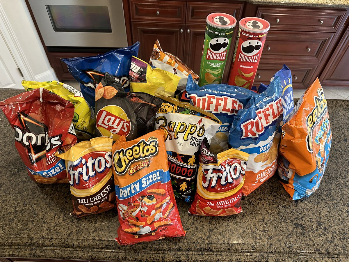 meganspeterson's tweet image. To everyone who enjoyed the #cookiechallenge, stay tuned for the great #chipoff …