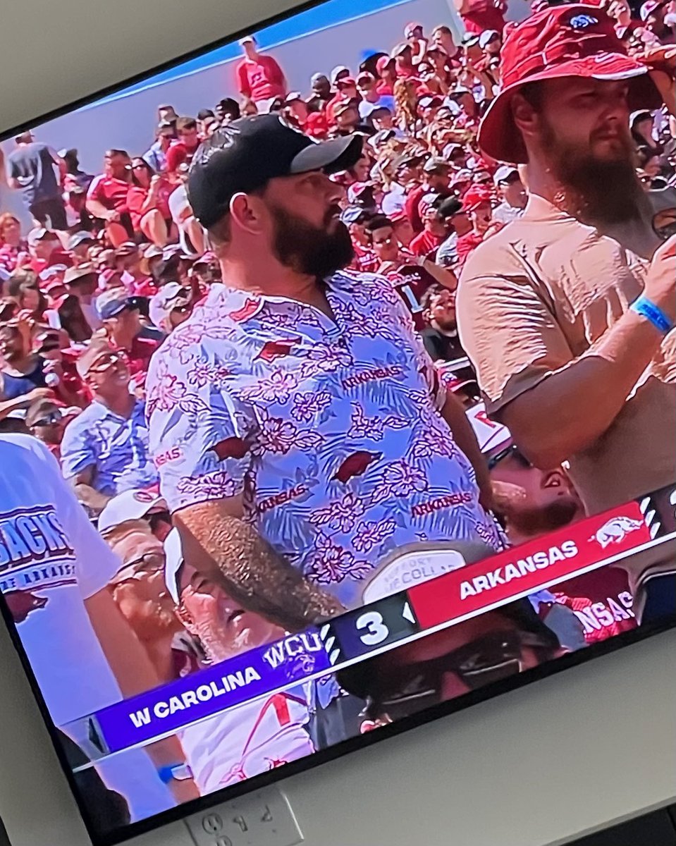 ClintStoerner's tweet photo. Hog Nation, where can I get this shirt?? #WPS🐗🐗 https://t.co/GVQ39PJyEb