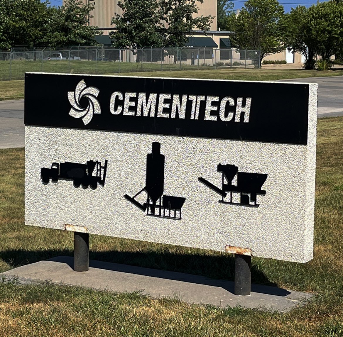jaybyers's tweet photo. Great meeting & tour of @cementech with President & CEO Connor Deering. Located in #Indianola, #CemenTech is world's largest manufacturer of volumetric proportioning & continuous concrete mixing solutions. Info: https://t.co/Sv5ouOHepQ #DSMUSA https://t.co/uHxKGFCEKT