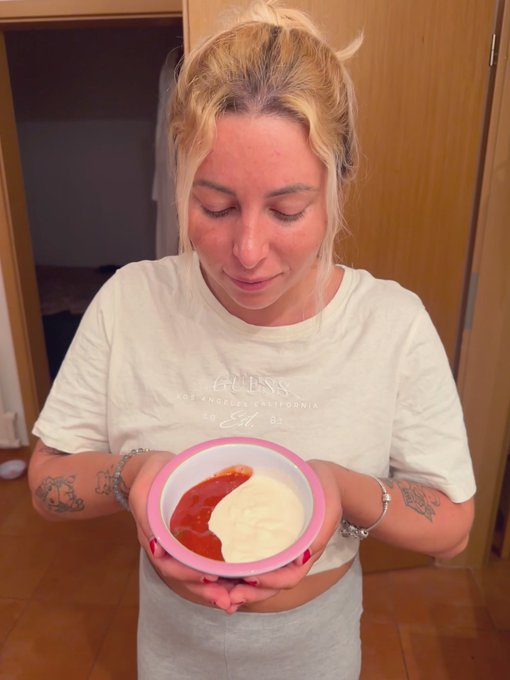 Приготовила традиционное славянское блюдо 😍😍😍 напоминаю , что я уже не замужем!!! https://t.co/vB9Mp