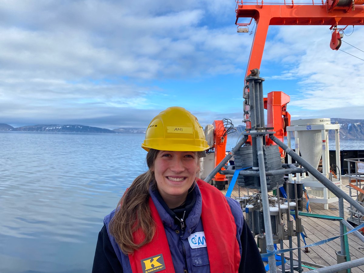 Uwe_AWIgenomics's tweet photo. FJORDChange HE627 RV Heincke. @AnikaHappe filtrates arctic water for getting insights into arctic phytoplankton communities (DNA), what they are doing (RNA) and what their cellular nutrient conditions (POC, PON) look like! @AWI_Media @UniOslo @HIFMB_OL @ICBM_uol @NIVAforskning https://t.co/EDyln0gNJS