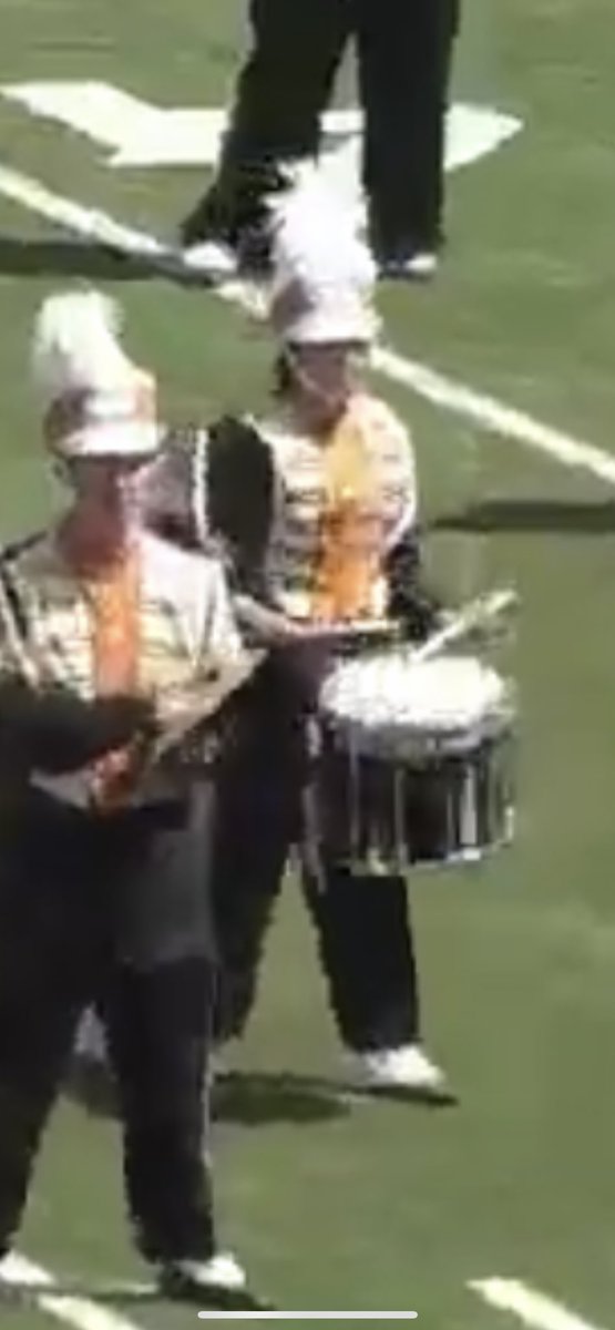 DocKatniss's tweet image. 🏈🧡GAME DAY! Caught my boy @KaybleGaming  during halftime! 🧡🏟️

#bandisfun #goodboyfriday #GBO #GoVols #RockyTop