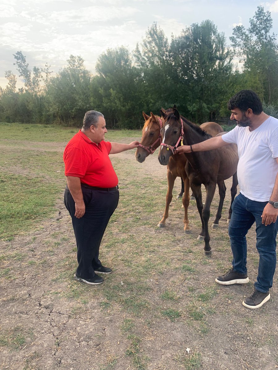 Kanuni sultan Süleyman hastahanesi başhekimi Prf Dr Ali Kocataş ağabeyim Dr celal Şahin hocam ve Dr zübeyir hocam çiftliğimizi şereflendirdiler.Teşekkür ederiz...
