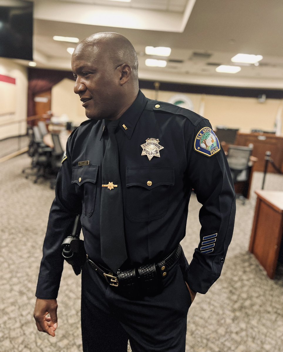 Here at #EGPD, I get the opportunity to work w/ many dedicated people who serve this community. When I get to promote one of them it makes my day! Join me in congratulating Sgt. Reggie Williams on his promotion to Lieutenant. This is a testament to his dedication &amp; leadership.