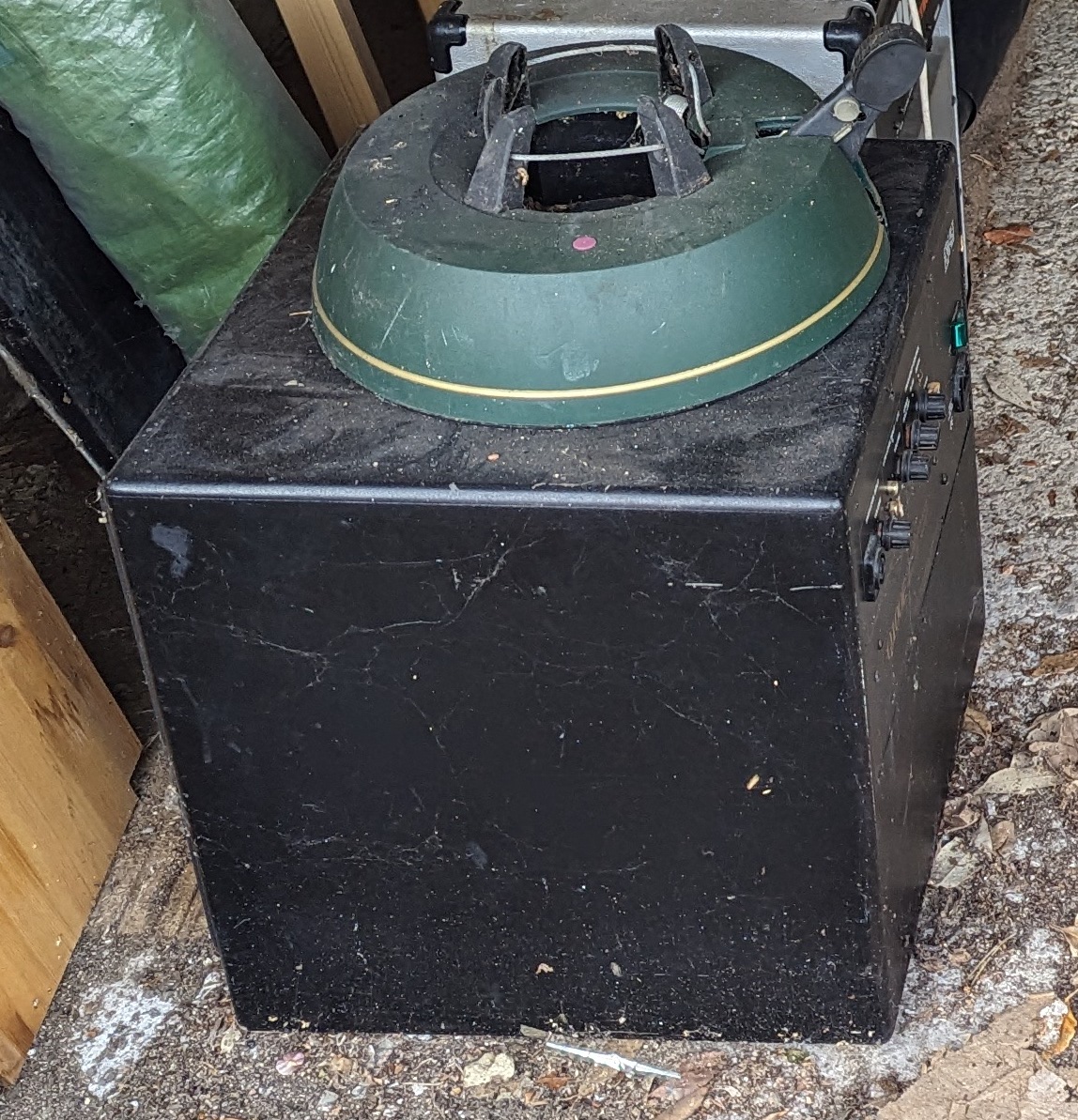 CheekyArtsFest's tweet image. Is it worth repairing my @RELAcoustics ?Q100? #subwoofer that my parents got my for my 18th birthday back in 1998 when it cost c£500?