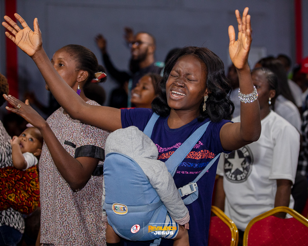 This is a sacred moment for everyone present at the HGC2023 (onsite/virtual) as the presence of Jesus touched the room in such an intimate way. We pray the same happens as @DavidDam_ENI  ministers.

#householdofdavid #hgc2023
