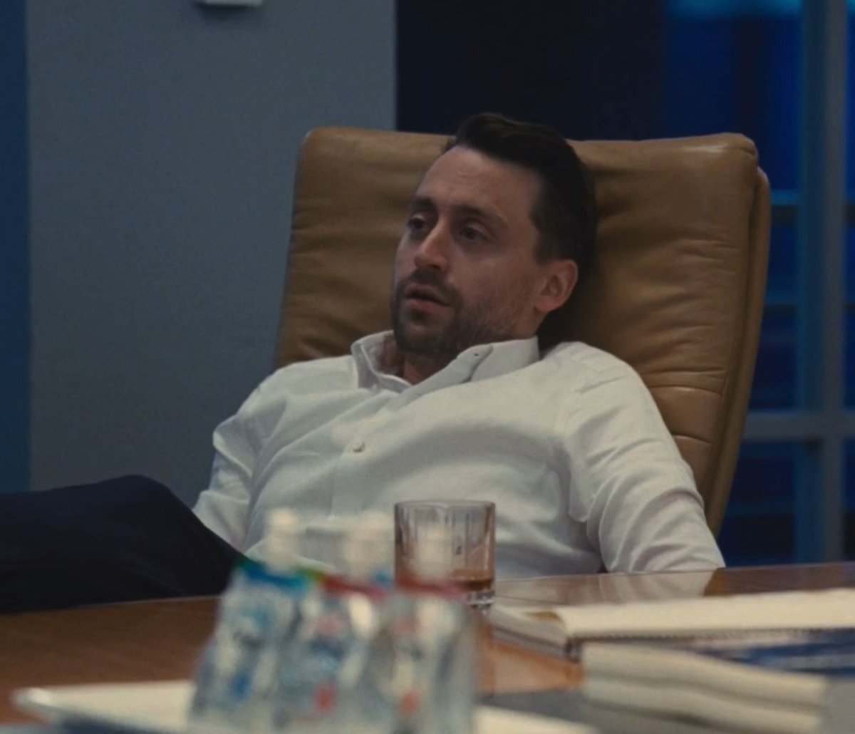 lesmacabre's tweet photo. im crying he was watching that speech with his dick https://t.co/UkvmQ4sz1Z