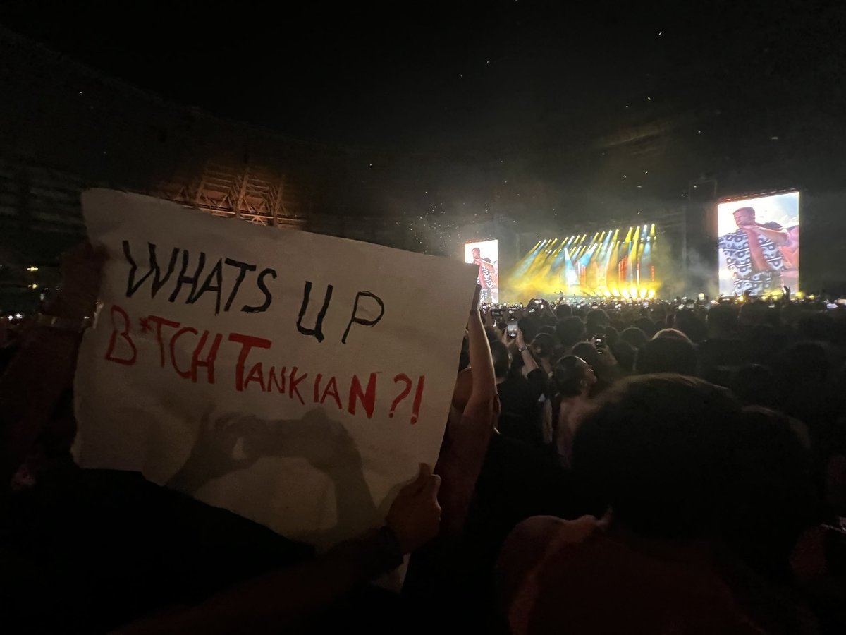 HalduNovruzzade's tweet photo. What’s up, b*tch @serjtankian ?!
Imagine Dragons is in Baku !!! Ha ha ha https://t.co/FpjPPZS4QH