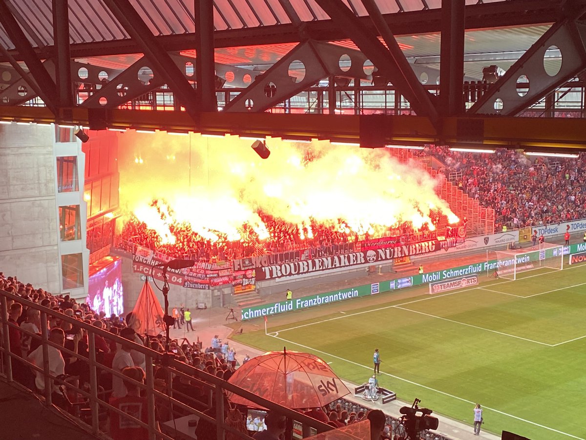 fanszenen_eu's tweet image. Kaiserslautern vs Nürnberg 🔥 02.09.2023

🔥🧨🔥

#fanszeneneu #fanszene #fckfcn #fcn #fcnürnberg #1fcnürnberg #ultrasnürnberg #un94 #2bundesliga #ultras #pyroshow #pyrotechnik #pyrotechnikistkeinverbrechen #nopyronoparty 

📸 Dominik Geiswinkler