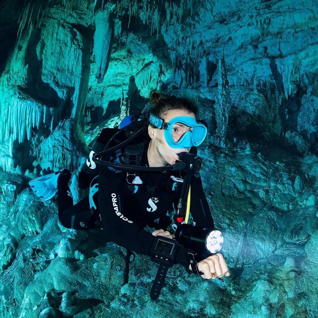 📍 Yucatan Penninsula

Buy: memorablegiftstore.com/collections/sc…

#scubapro #scubadiving #cenotes #mexico #Yucatan #underwaterphotography #divegear #scubadivinggear