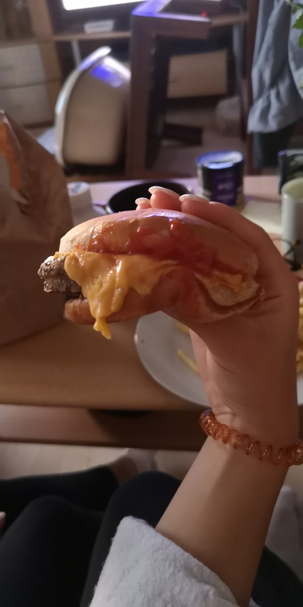 ketaknax's tweet photo. sieht aus wie in der werbung @McDonalds https://t.co/e0hbrHOep4