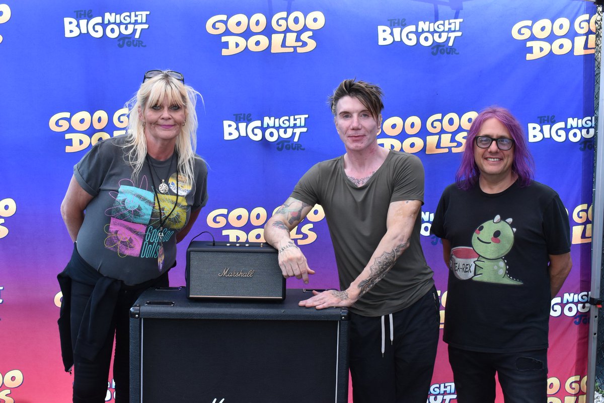cincybartender's tweet photo. It took 25 years to see meet, after being at all their concerts❤️ #VIPforaday #dreamsdocometrue🎤🎶🎸 @googoodolls @cincibartender @riverbendpnc https://t.co/FlzMeTWwHI