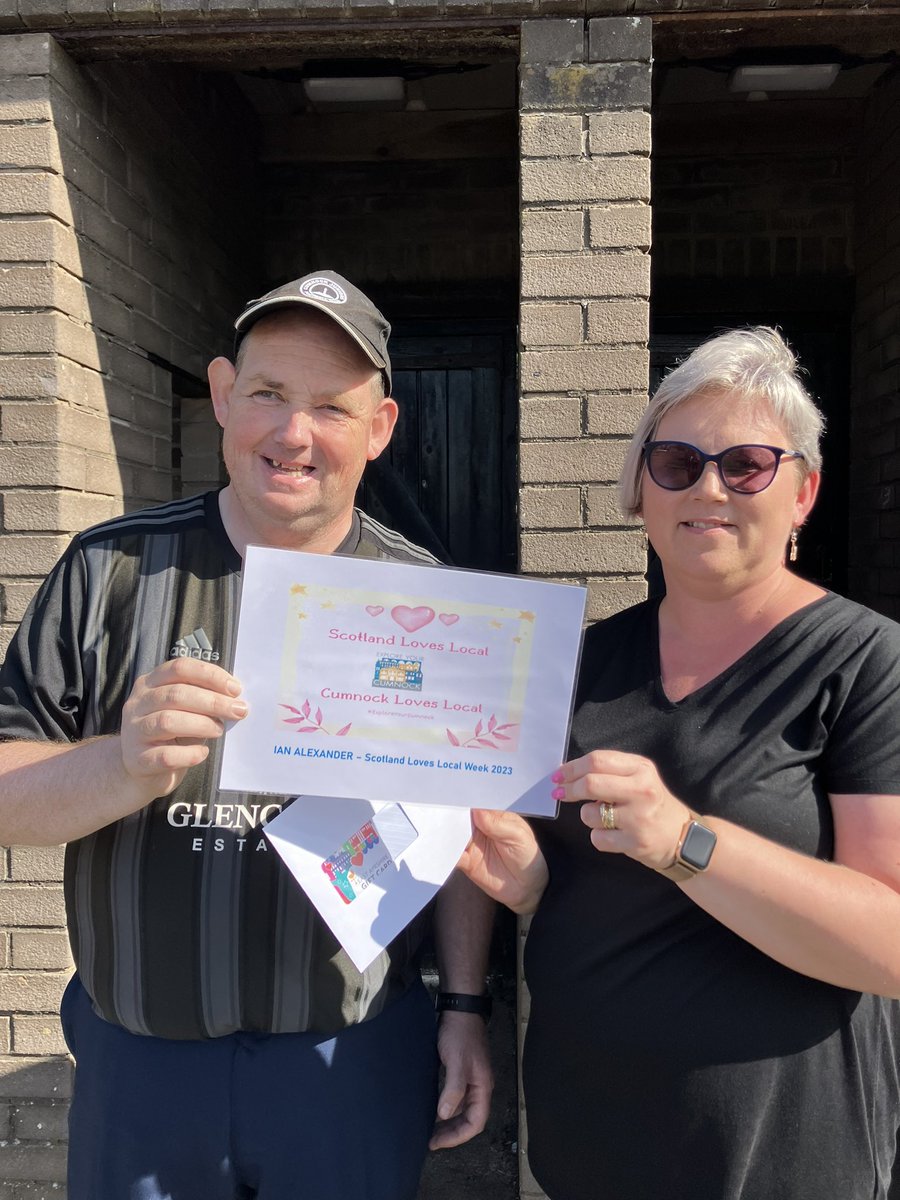 BusinessCumnock's tweet image. Congratulations to Ian Alexander who won our Cumnock Loves Local award for #ScotlandLovesLocalWeek. Ian works hard in the community @CumnockJnrsFC and Netherthird Community Centre. He was presented with a certificate and an EAGift Card  to allow him to #ExploreYourCumnock.