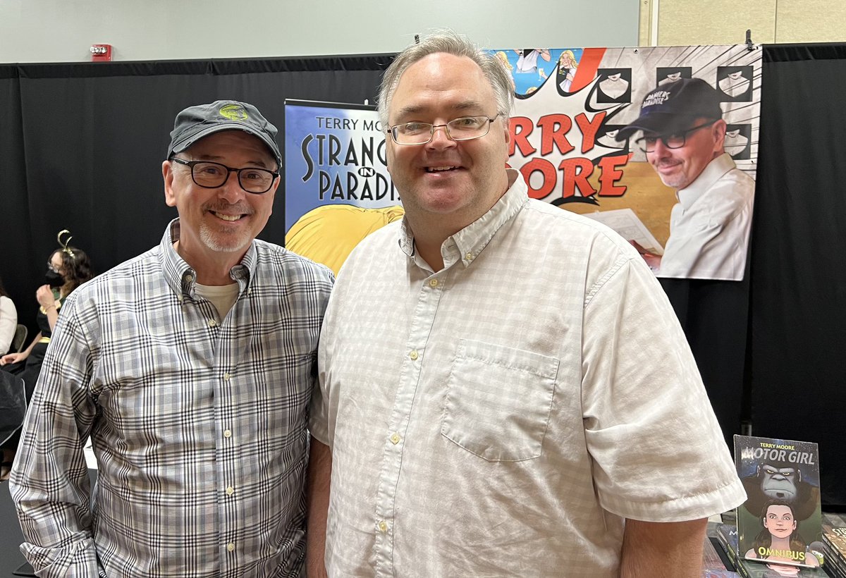 M00NLIGHTSTUDI0's tweet image. Over here harassing @TerryMooreArt at the 2023 #RobCon in Abingdon VA. and supporting his work with my wallet while he was overly generous with his work! Got to meet Robyn as well and exchange gifts with them and my mom. What’s lovely couple!