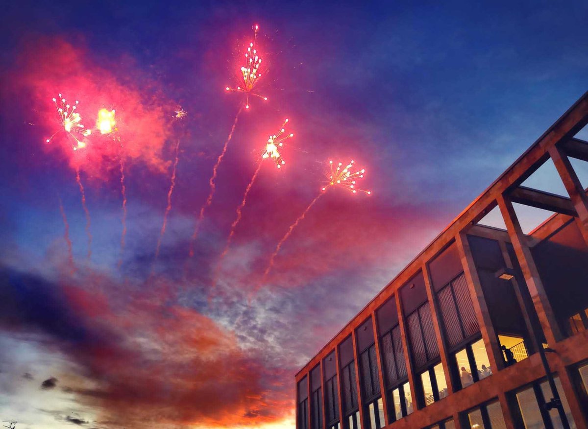 Danke an <a href="/jedicorran/">Caius Hermanns</a> für diese tollen Schnappschüsse von unserem Feuerwerk 🎆🎇 #1bestetechnikcrew