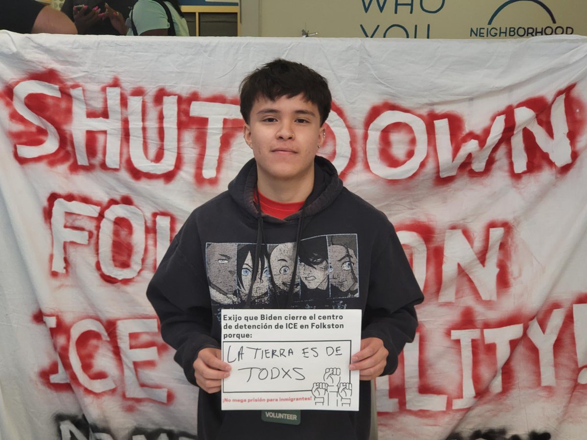 shutdownfipc's tweet photo. Tabling at the #SocialistHorizon Conference! None of us are free until all of us are free!! #abolishICE #FreeThemAll https://t.co/1XY5H9RELR