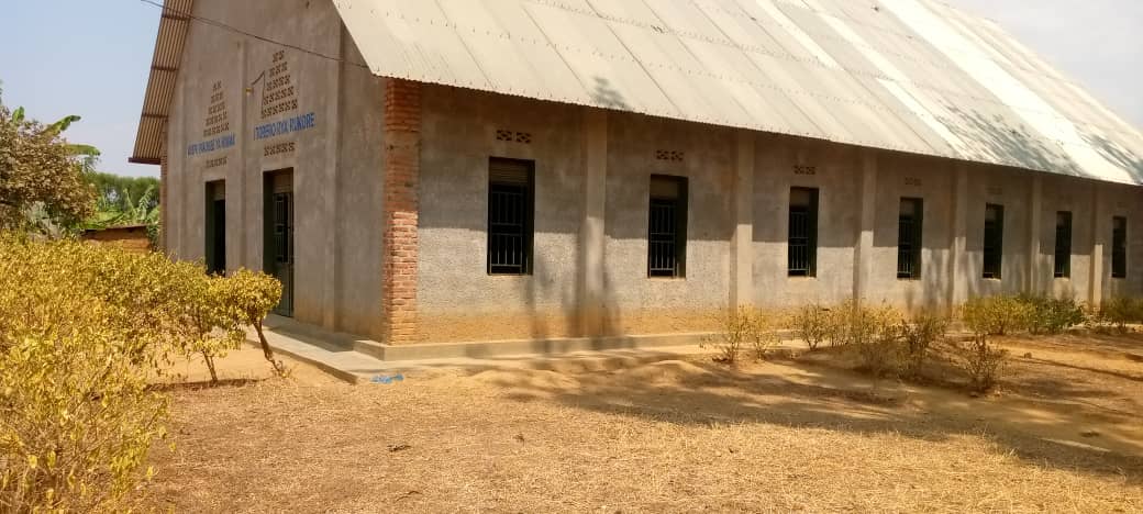 MwogoBugesera's tweet photo. Uyu munsi mu murenge wa @MwogoBugesera hakozwe ubugenzizi bw' isuku ku nyubako za
#leta
#Amashuri
#postedesante
ahagaragaye imyanda ikurwaho . https://t.co/5VrrCXrKRI