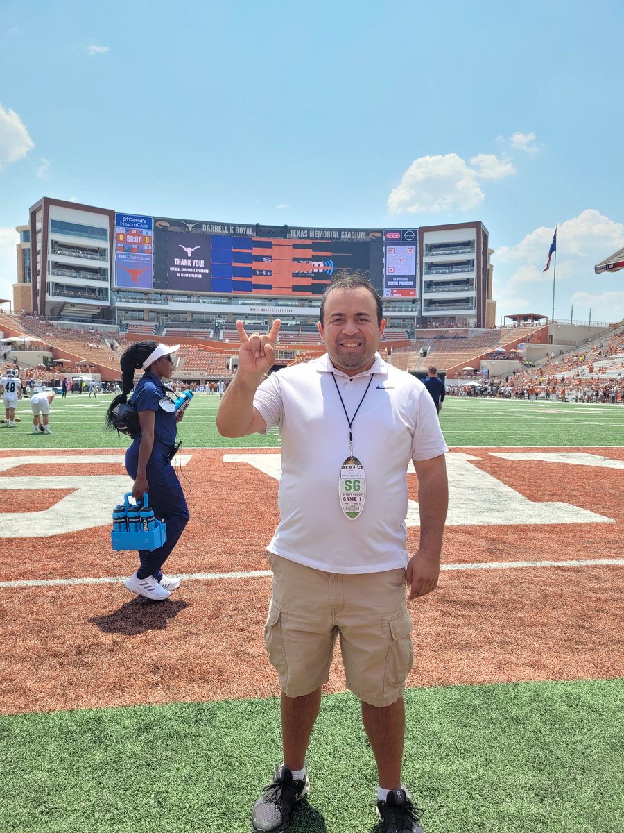 lira_moses's tweet photo. A little messy hair wearing my hat, though I'm fixing to run the World's Largest Texas Flag with @TexasAPO before making my way up to watch @TexasFootball
open the 2023 season against Rice.

🐂🤘🏈#ThisIsTexas #HoomEm🏈🤘🐂 https://t.co/PYT9lirvZ9