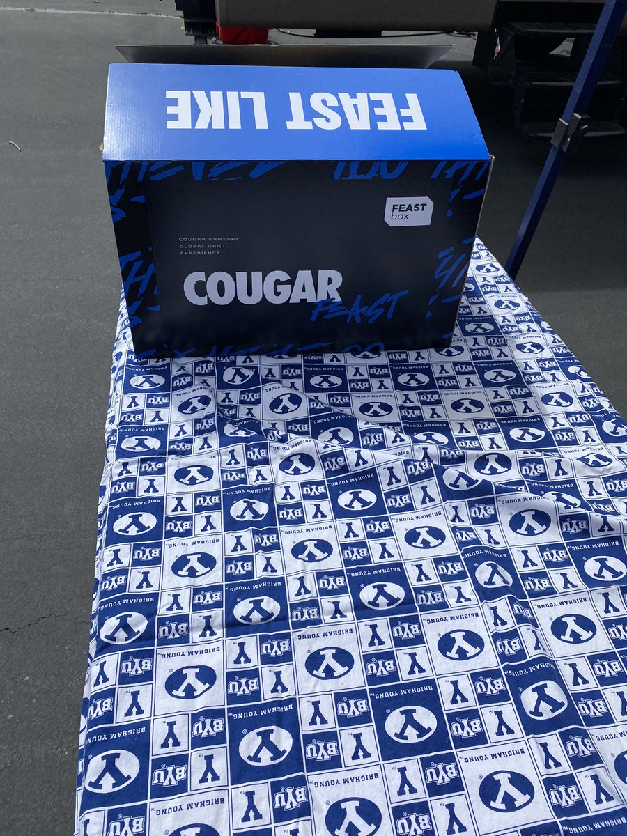 bigunclepooh's tweet photo. We are trying @FEASTboxGrill tonight for the tailgate meal. It made prep and what I had to bring to the tailgate lot easy. 

Use code: tailgatefeast and save on your box. https://t.co/IuKhJM5FSp