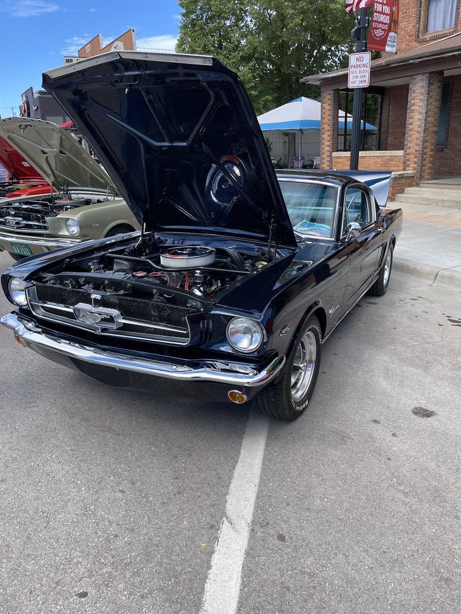 SturgisMustang's tweet photo. Amazing turnout for the Show and Shine!  Lots of eye candy on Sturgis Main St. Today! https://t.co/15vP6cx4rs