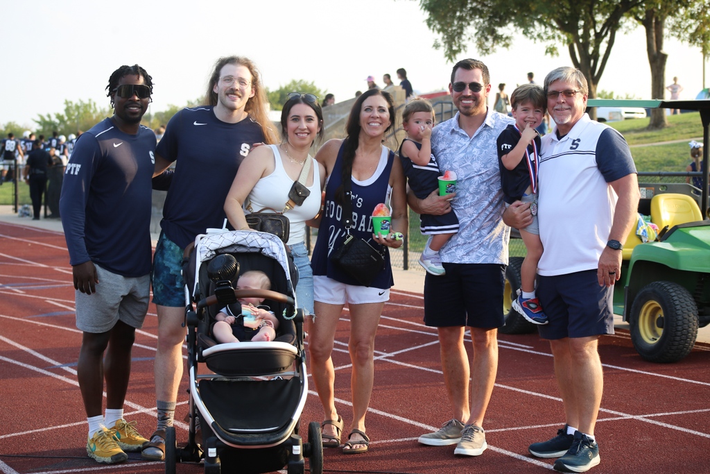 First full week of school complete! ✔️
Thank you to everyone who braved the heat last week and joined us at Fall Rally. We were excited to see everyone and for our first Varsity Football win of the season! #PTF