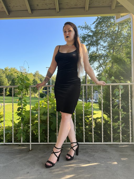 🖤🍃✨ https://t.co/sQxZC9PEn1