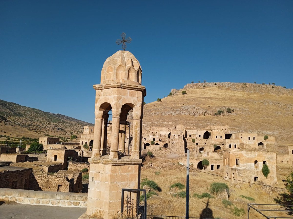 MaridinGulav's tweet photo. #Mardin
Dinlerin ve dillerin içinde kaybolduğu şehir…
Bajarê #Mesîhî
#Misilman
#Şemsî
#Êzidî
#Keldanî https://t.co/KUPBIG00lh