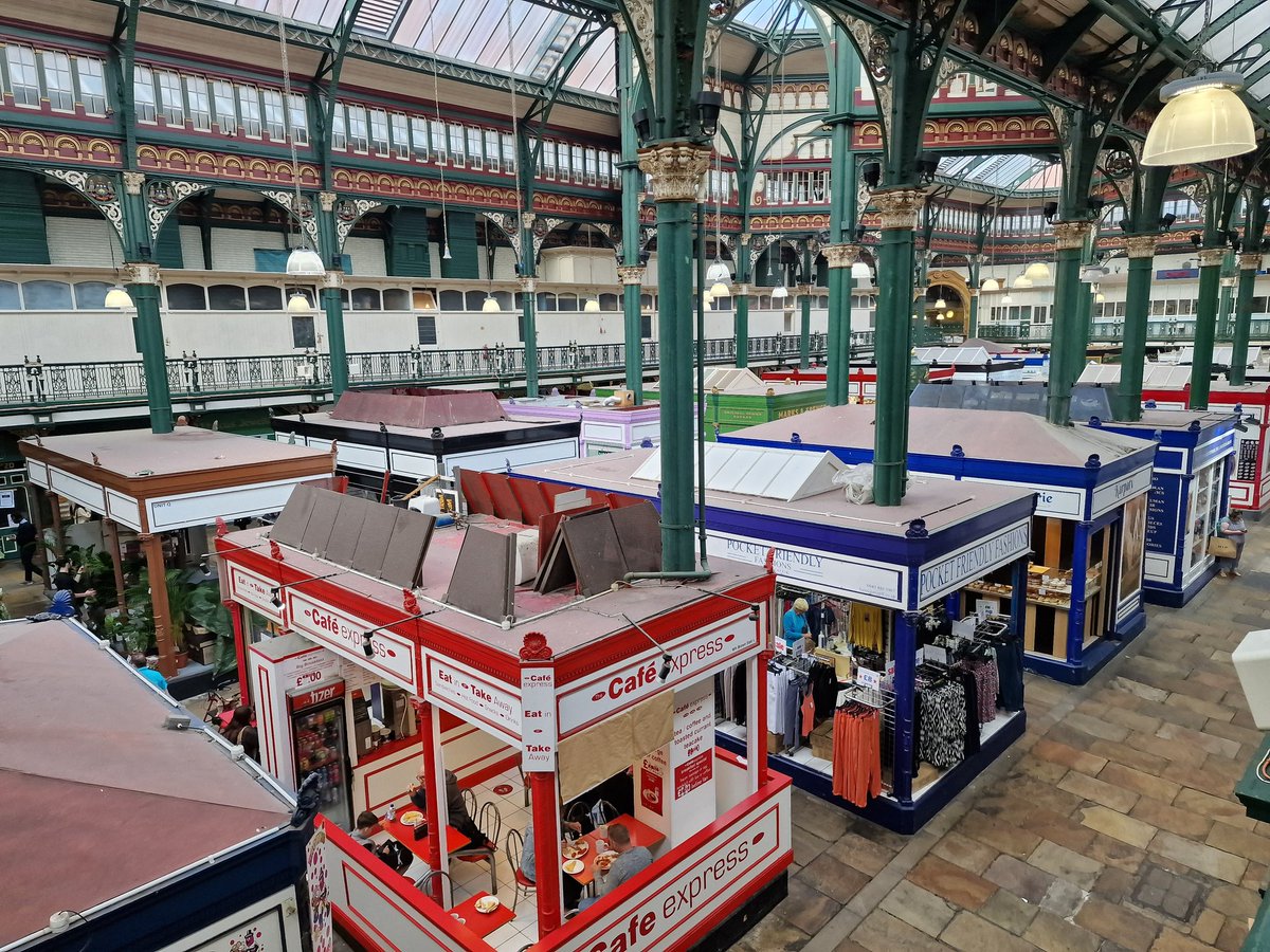 Great tour earlier of Leeds Market @LeedsMarkets courtesy of @wkrslunchtime.

Highlight is definitely being able to access the balcony and see the market below. 

If you can get on a tour I'd highly recommend it !