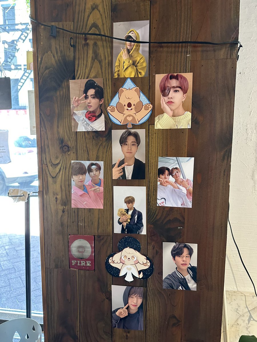 pjmskz's tweet image. @moonkeycafe always giving us the best skz events 😭💛