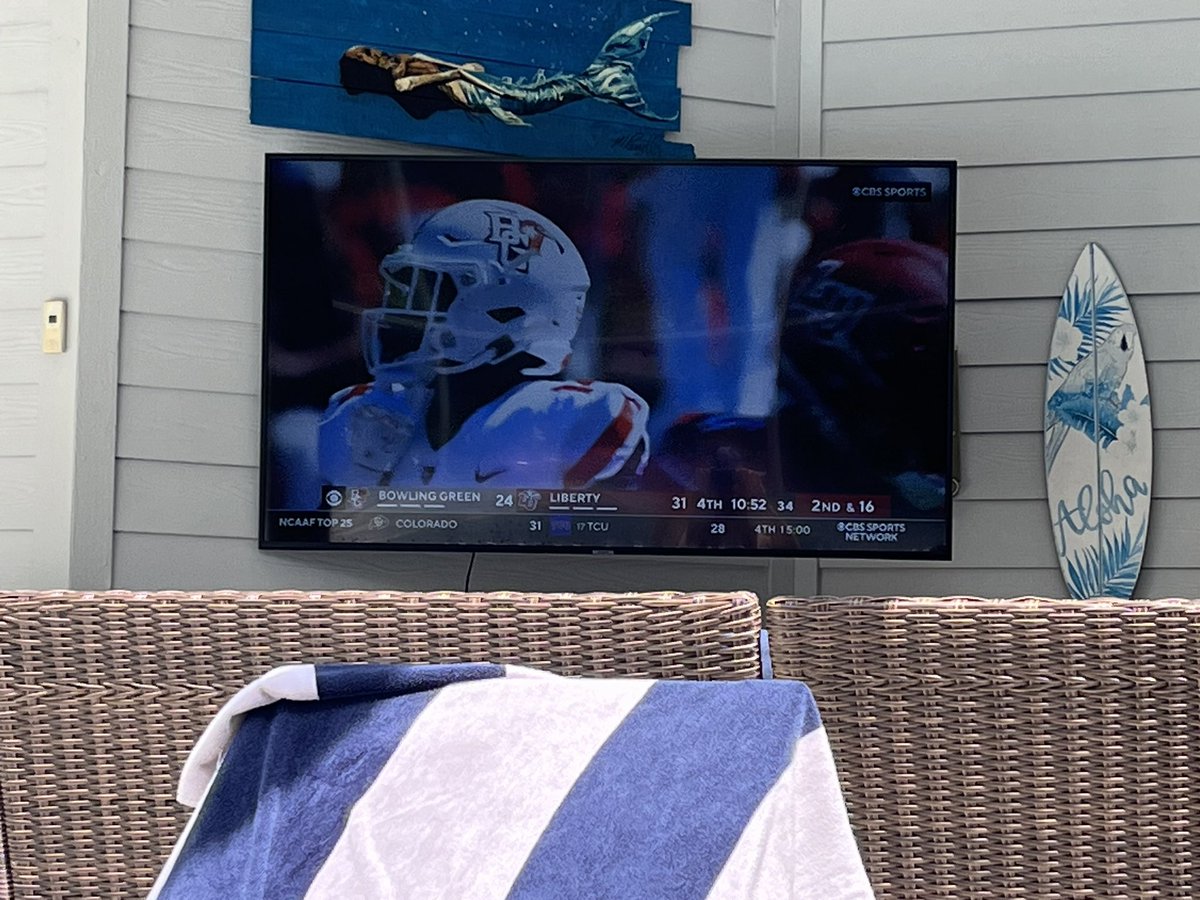 pjmg8r's tweet image. @BuchholzFB watching Bobcat quarterback Cam Orth and his Bowling Green teammates play Liberty University CBS Sports Network